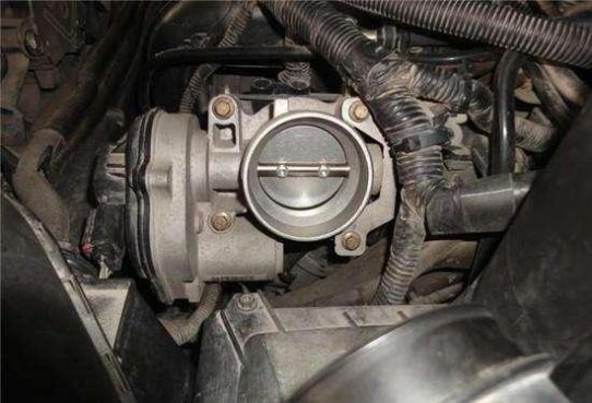 这个小部件堪称“万金油”发动机出现故障先查它，错不了！