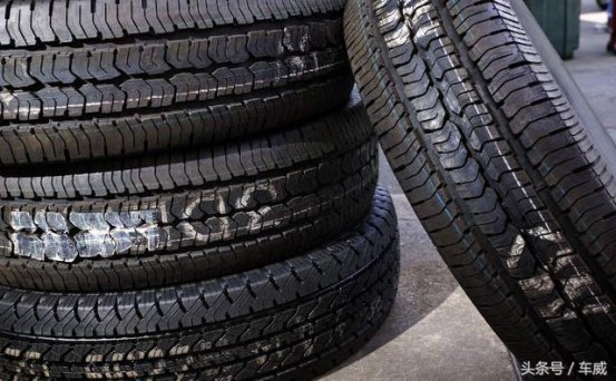 <b>新买了两条轮胎，该放前轮还是后轮？这里面有学问</b>