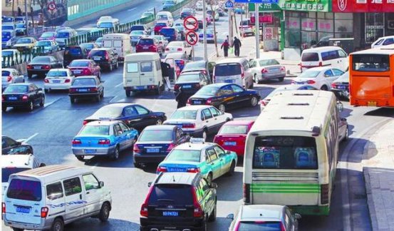 <b>交警提示：遇到轻微交通事故咋办？做了这步才不会亏</b>