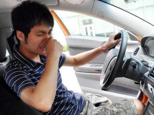 炎热天气车内异味增大，这些方法让空气更清新