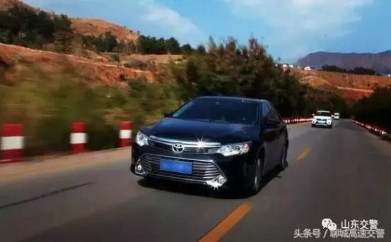 “高档低转速”和“低档高转速”哪个更费油、毁车？这才是真相！