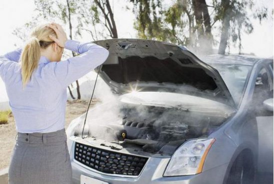 别脑残了，用水代替防冻液和玻璃水是病得不轻！