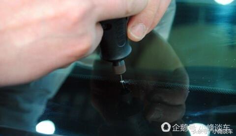 <b>如何正确修复车漆的剐蹭</b>