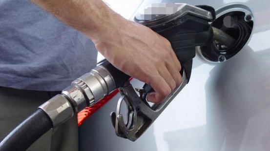 油价连续下调，我还没来得及喜悦，一次就都涨回去了，还更高了