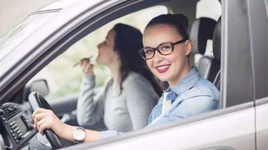 美国人为什么买新车不贴膜不加座椅套？