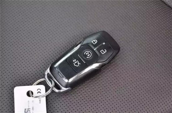 车子钥匙放了	到底能不能到汽配城去再配一把？