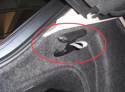 汽车后备箱这么多好用的功能，都也被你浪费了！