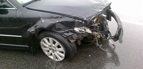 高速爆胎别怕，“老司机教你保命”