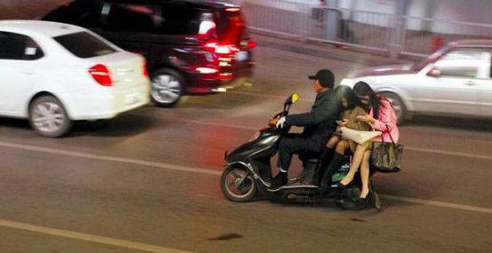 <b>女司机撞了电动车，不赔钱反获赔，只因讲出了这条法律！</b>