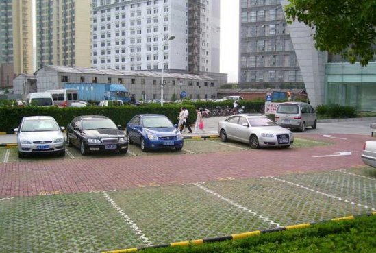 一个专业的修车老师傅告诉你如何保养你的爱车！