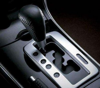 <b>配备自动变速箱的车辆中途熄火怎么办？</b>