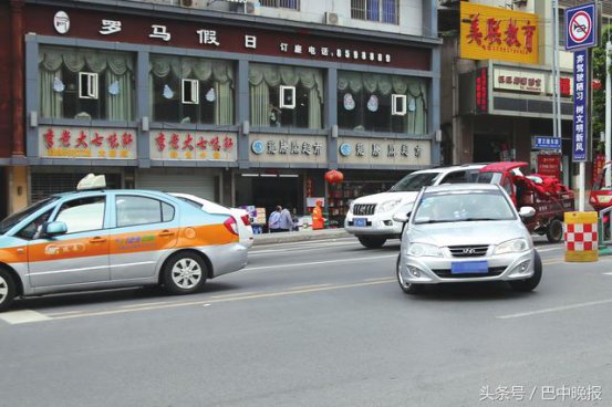 开车上路咋掉头才不记分 听听巴城交警咋个说