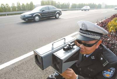 交警提醒你：这12种驾驶行为都是一次性扣12分的！