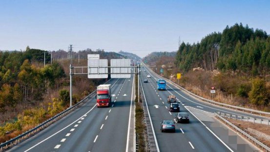 高速限速120，开100却两本驾照都不够扣的，这是为何？