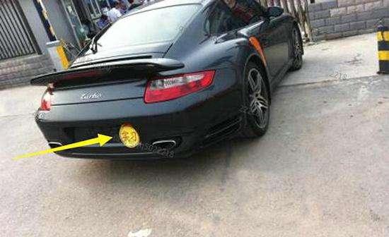 只是少贴了一张实习贴，车主也被罚200元