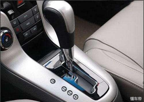 开自动挡汽车的6个禁忌，长期这样干，简直就是给修理厂送钱！