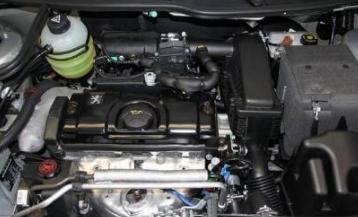 一般开多久需要清洗发动机舱？