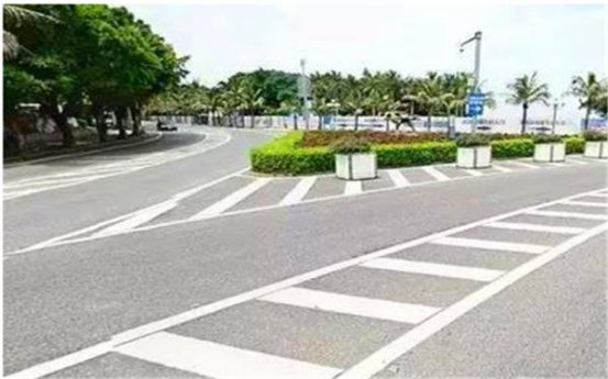 高速上开车要注意学会看这些线